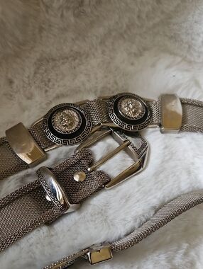 Silver Mesh Woman's Belt with Decorative Medallions